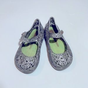Mini Melissa Campana size 7 (US) little girls shoes. Excellent condition.